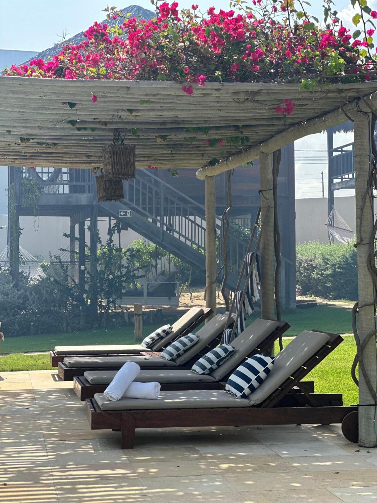 Pousada Casa Caju Bangalows Cumbuco Exteriör bild